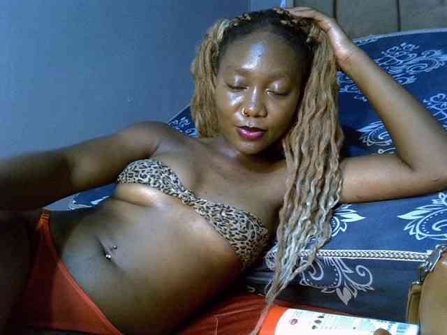 SpicyMackenzie1 webcam