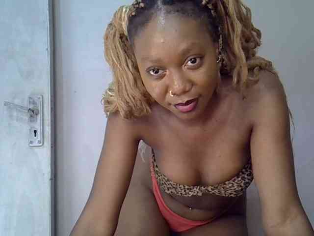 SpicyMackenzie1 webcam