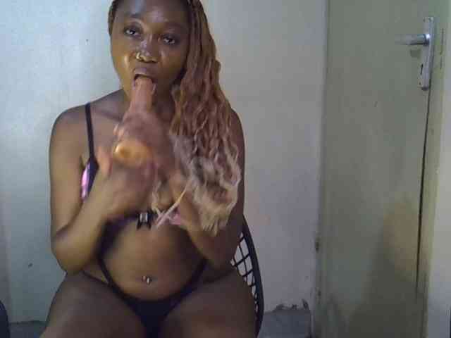 SpicyMackenzie1 webcam