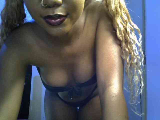 SpicyMackenzie1 webcam