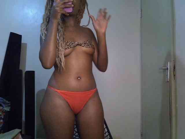 SpicyMackenzie1 webcam