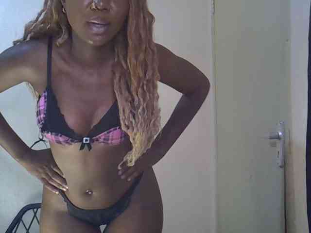 SpicyMackenzie1 webcam