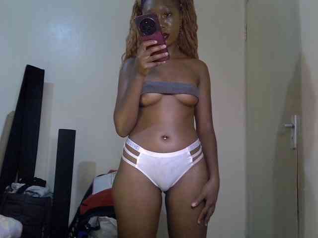 SpicyMackenzie1 webcam