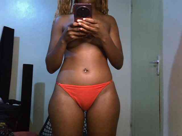 SpicyMackenzie1 webcam