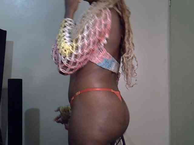 SpicyMackenzie1 webcam