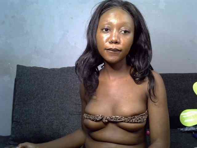 SpicyMackenzie1 Live Webcam on BongaCams