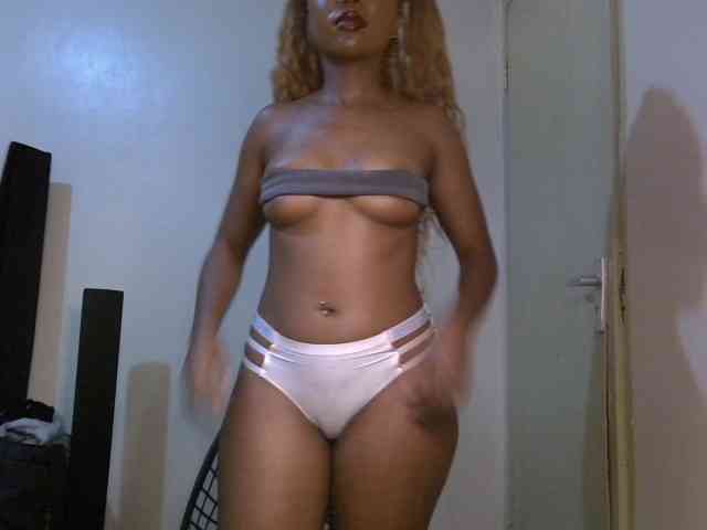 SpicyMackenzie1 webcam