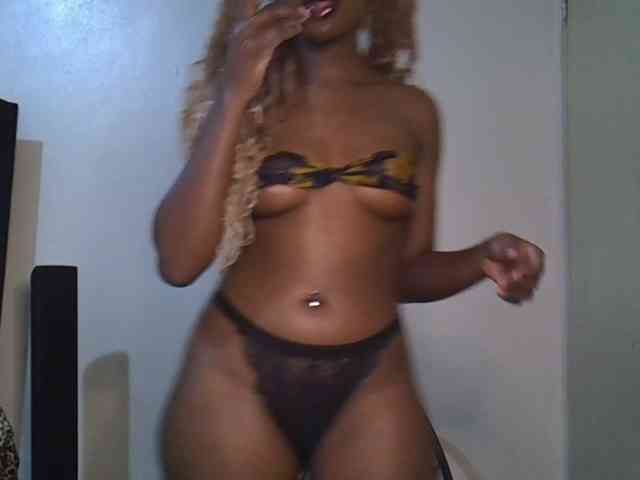 SpicyMackenzie1 webcam