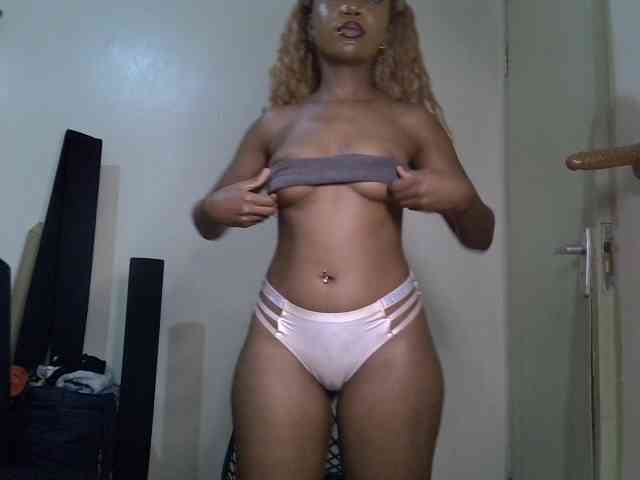 SpicyMackenzie1 webcam