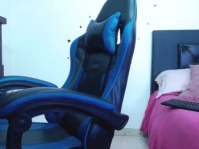 Angela-Depp Live Cam on BongaCams