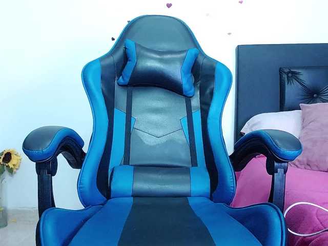 Angela-Depp Live Cam on BongaCams