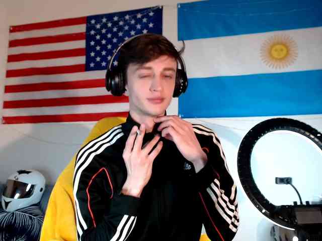 John-Meow Live Webcam on BongaCams