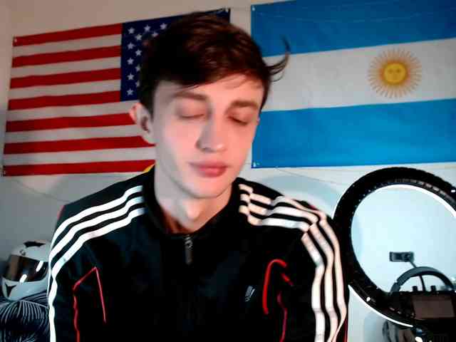 John-Meow Live Webcam on BongaCams