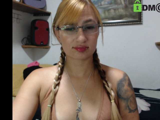 trinity31 Live Cam on BongaCams