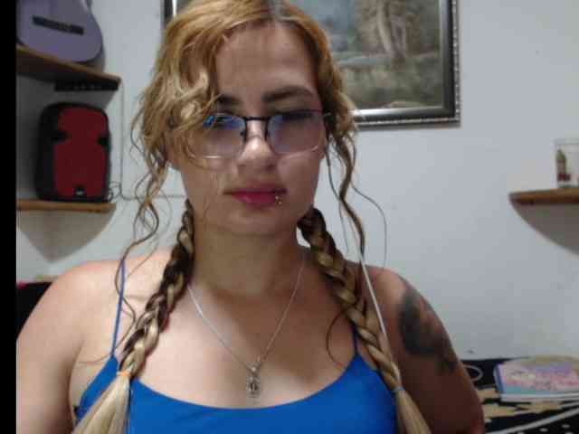 trinity31 Live Webcam on BongaCams