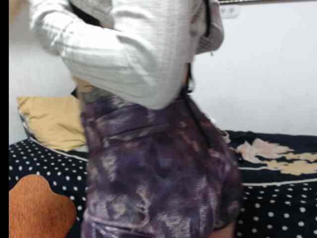 trinity31 Live Webcam on BongaCams