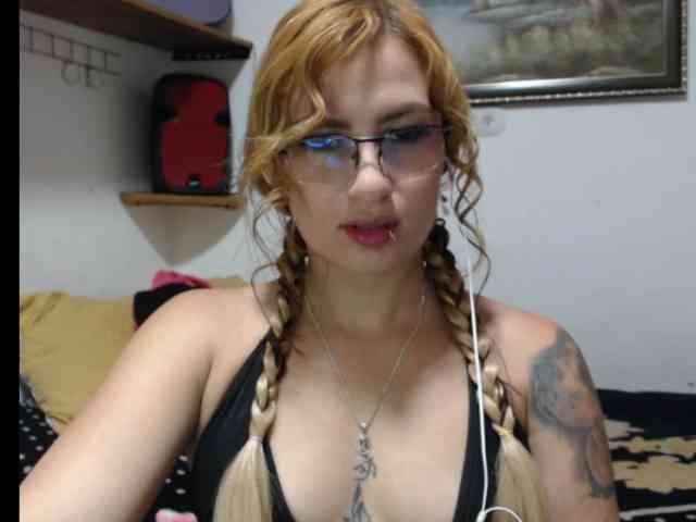 trinity31 Live Webcam on BongaCams