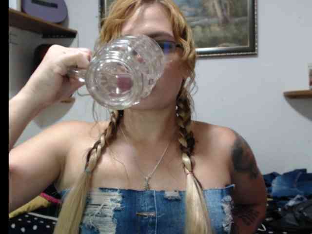 trinity31 Live Webcam on BongaCams