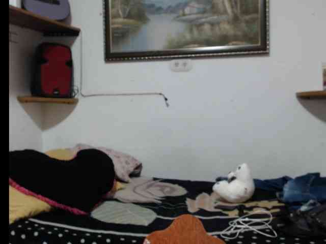 trinity31 Live Webcam on BongaCams