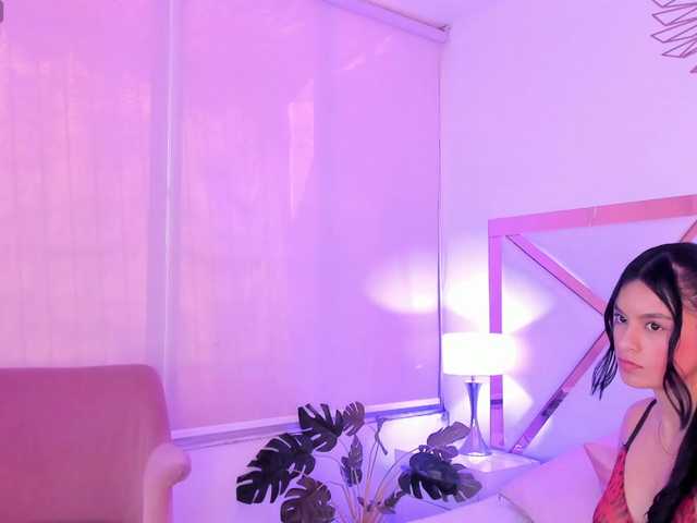 bella-bloom's BongaCams show and profile