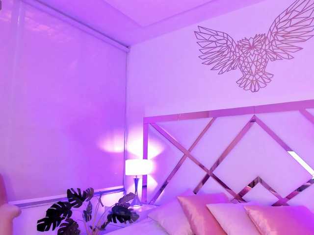 bella-bloom's BongaCams show and profile