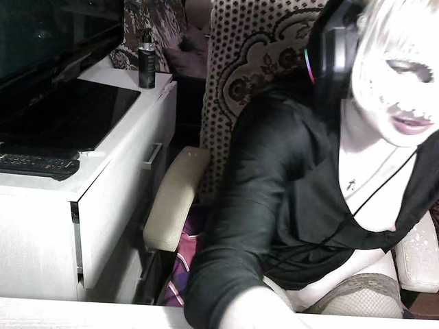 -Julia-Rain-'s BongaCams show and profile