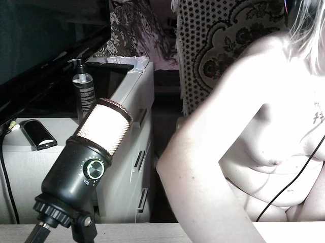 -Julia-Rain-'s BongaCams show and profile