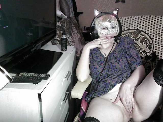 -Julia-Rain-'s BongaCams show and profile