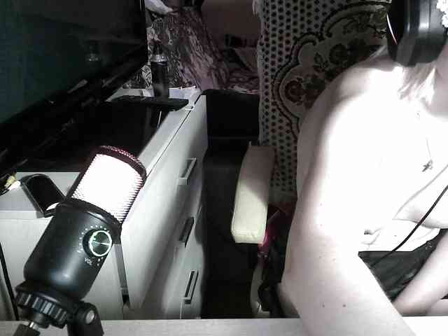 -Julia-Rain- -Julia-Rain-