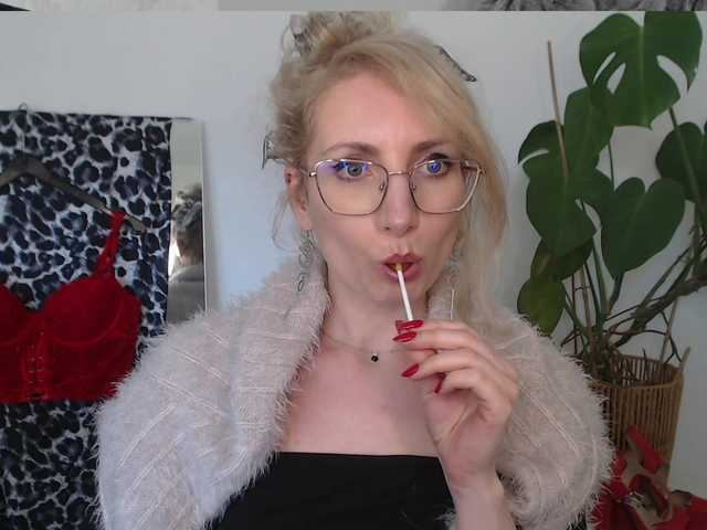 CinderellaMoon webcam