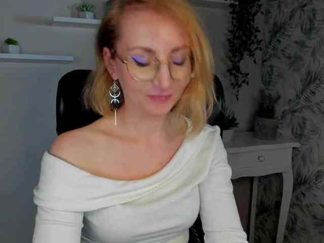 CinderellaMoon webcam