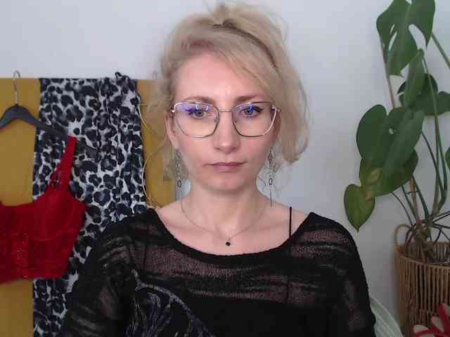 CinderellaMoon webcam