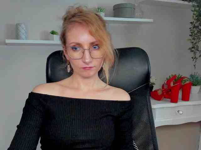 CinderellaMoon webcam