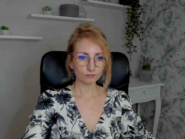 CinderellaMoon webcam