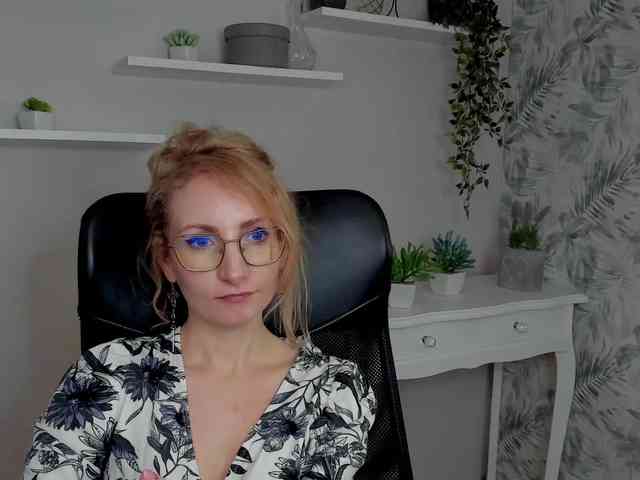 CinderellaMoon webcam