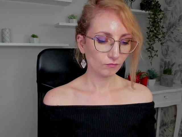 CinderellaMoon webcam