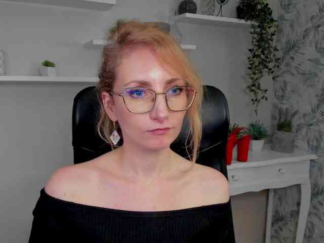 CinderellaMoon webcam