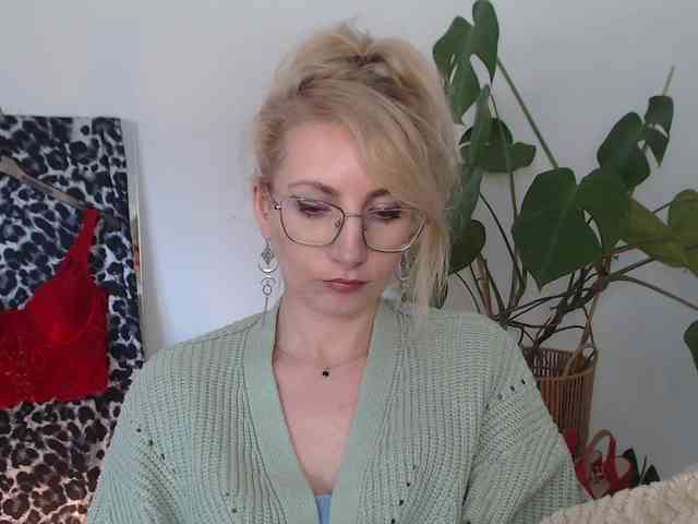 CinderellaMoon webcam