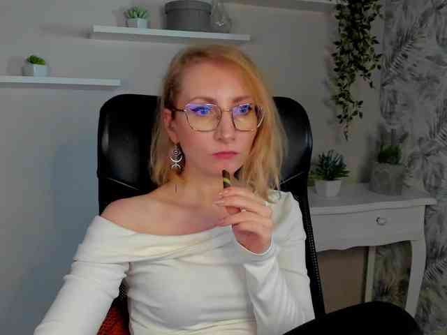 CinderellaMoon Live Webcam on BongaCams