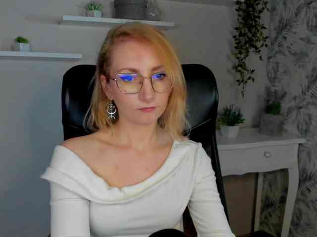 CinderellaMoon Live Webcam on BongaCams