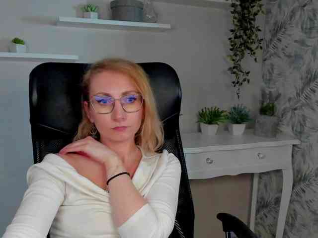 CinderellaMoon webcam