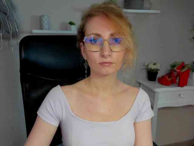 CinderellaMoon webcam