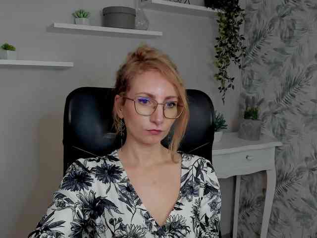 CinderellaMoon Live Webcam on BongaCams