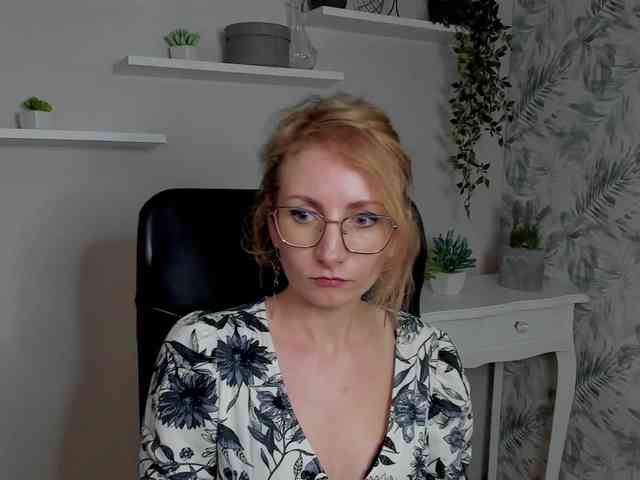 CinderellaMoon Live Webcam on BongaCams