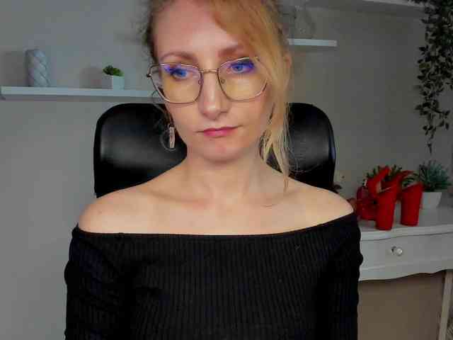 CinderellaMoon webcam