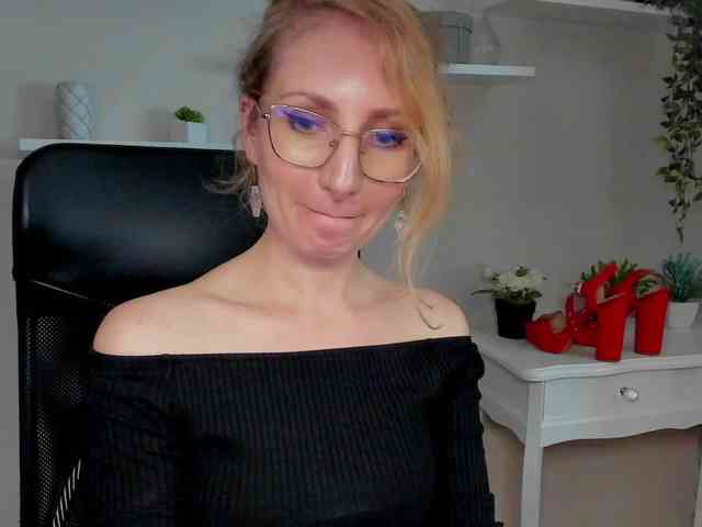 CinderellaMoon webcam