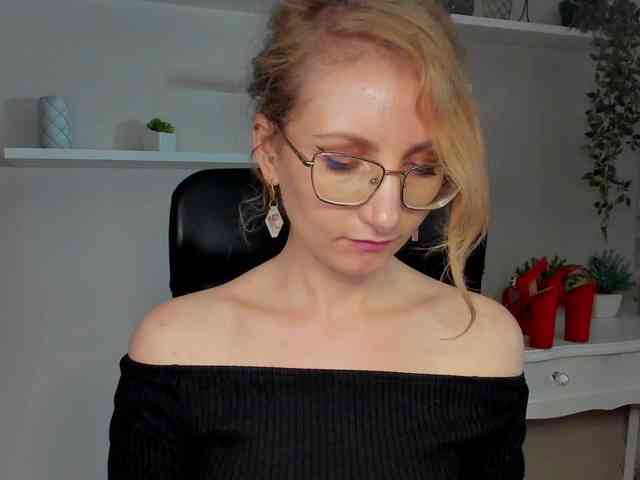 CinderellaMoon webcam