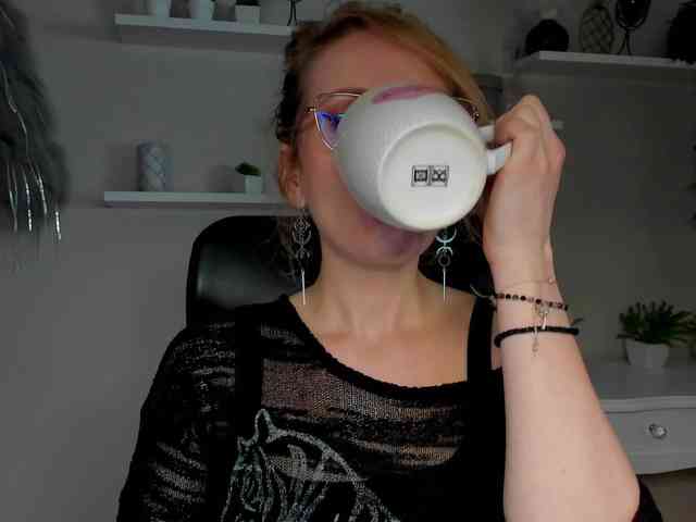 CinderellaMoon webcam