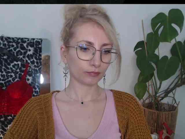 CinderellaMoon webcam