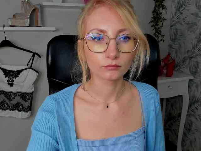 CinderellaMoon webcam